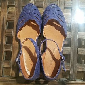 Kenneth Cole blue sandals